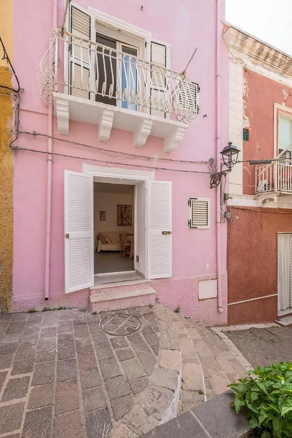 ⭑⭑⭑⭑⭑La Perla Rosa Nel Centro Storico A Carloforte كارلوفورتي
